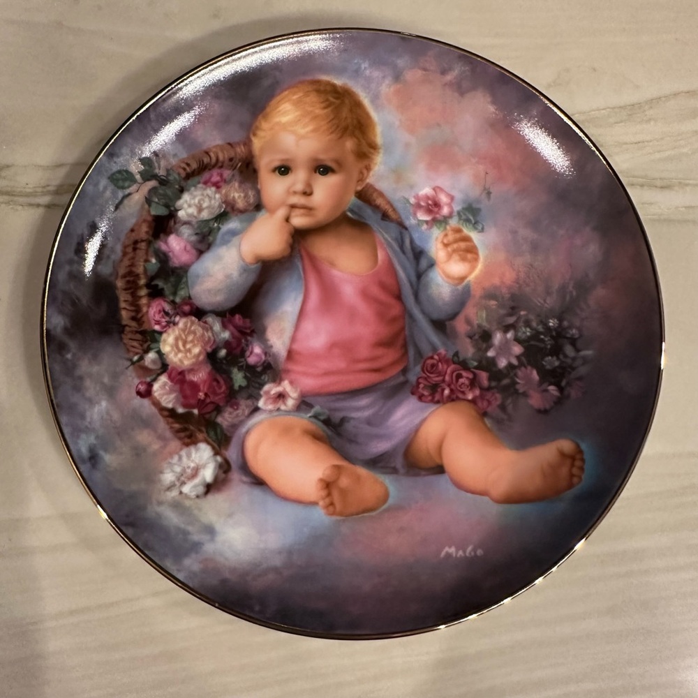 Maurizio Goracci Jessica Decorative Plate with Child and Flowers 677